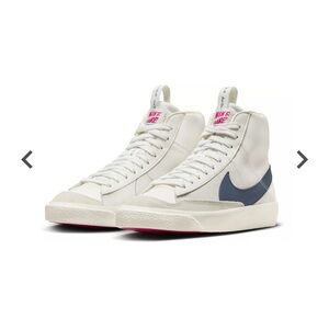 Nike Blazer Mid '77 SE Shoes NEW